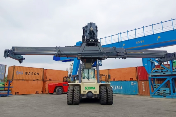 SOCMA HNRS4531E Electric Reach Stacker For Container Handling